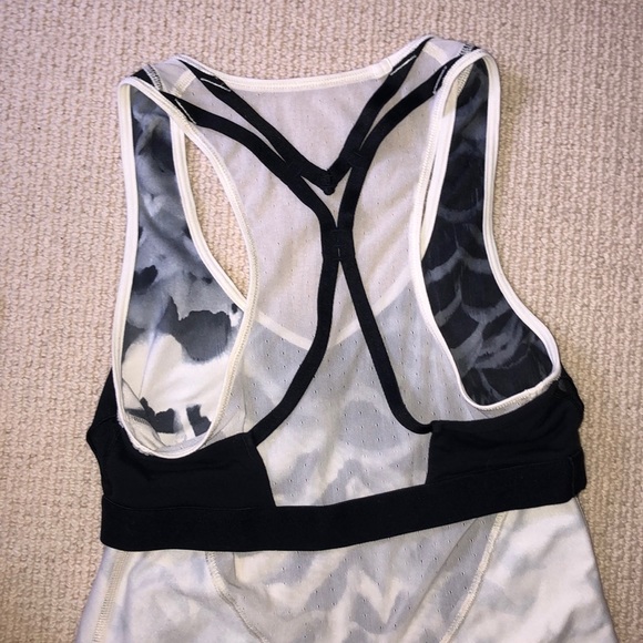 Lululemon tank - Picture 5 of 5